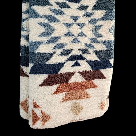 Pendleton Boho Sherpa Throw Blanket Southwest Tribal Cream Blue Brown Fleece NEW - Picture 9 of 11